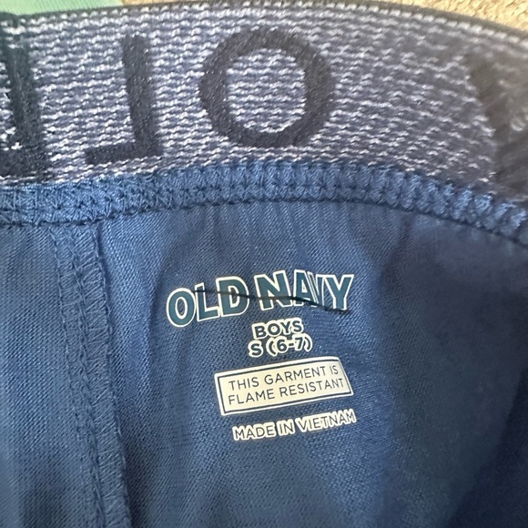 Boys Old Navy pajama set ys 6/7 nwot - Picture 2 of 2